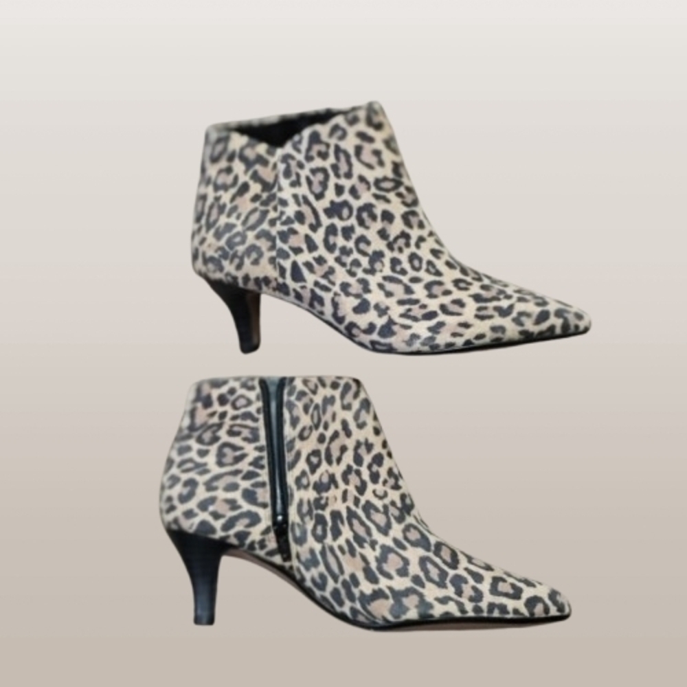NEW Clarks Collection Leather Ankle Booties 6.5 Leopard Print